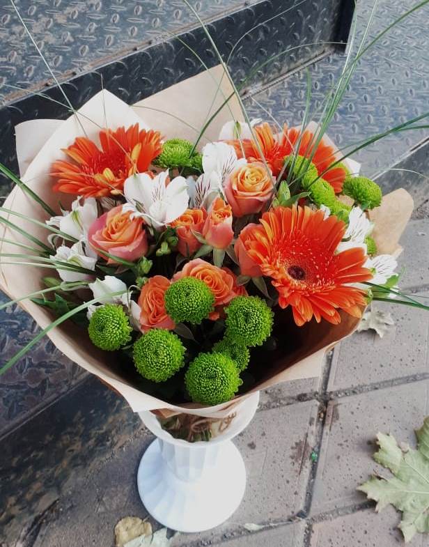 Букет цветов из: Герберы, Хризантемы, Альстромерии и Розы в Красногвардейском Республика Крым