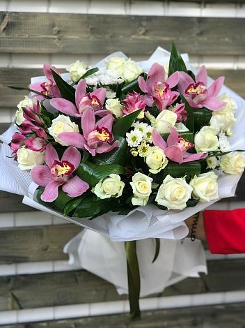 Букет цветов из: Розы и Хризантемы в Красногвардейском Республика Крым