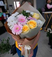 Букет цветов из:  Герберы, Розы и Хризантемы в Красногвардейском Республика Крым