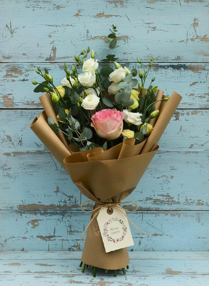 Букет цветов из: Розы и Лизиантусы в Красногвардейском Республика Крым