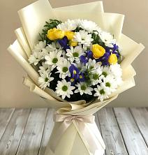 Букет цветов из:  Ирисы, Хризантемы и Розы в Красногвардейском Республика Крым