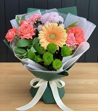 Букет цветов из:  Гвоздики, Розы, Герберы и Хризантемы в Красногвардейском Республика Крым